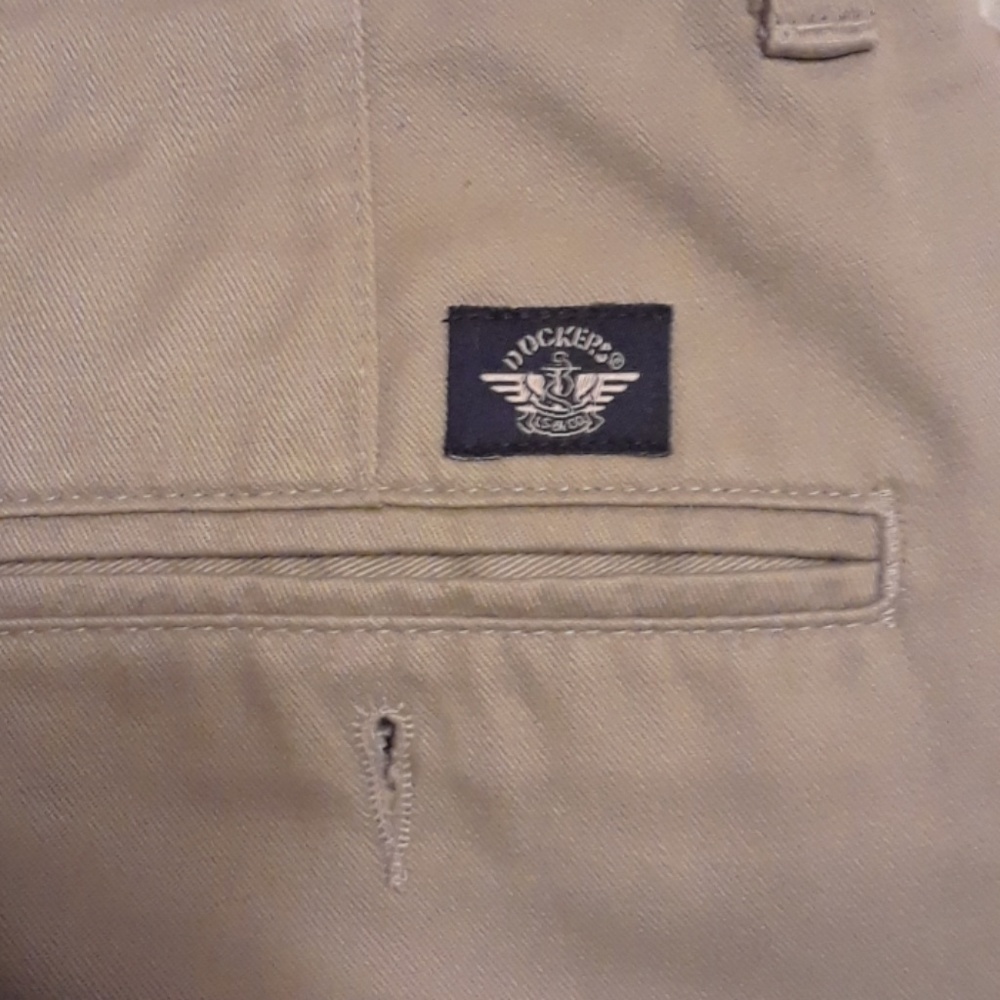 Dockers - Picture 3 of 3